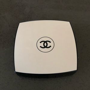 CHANEL LES BEIGES Healthy Glow Sheer Powder SPF 15